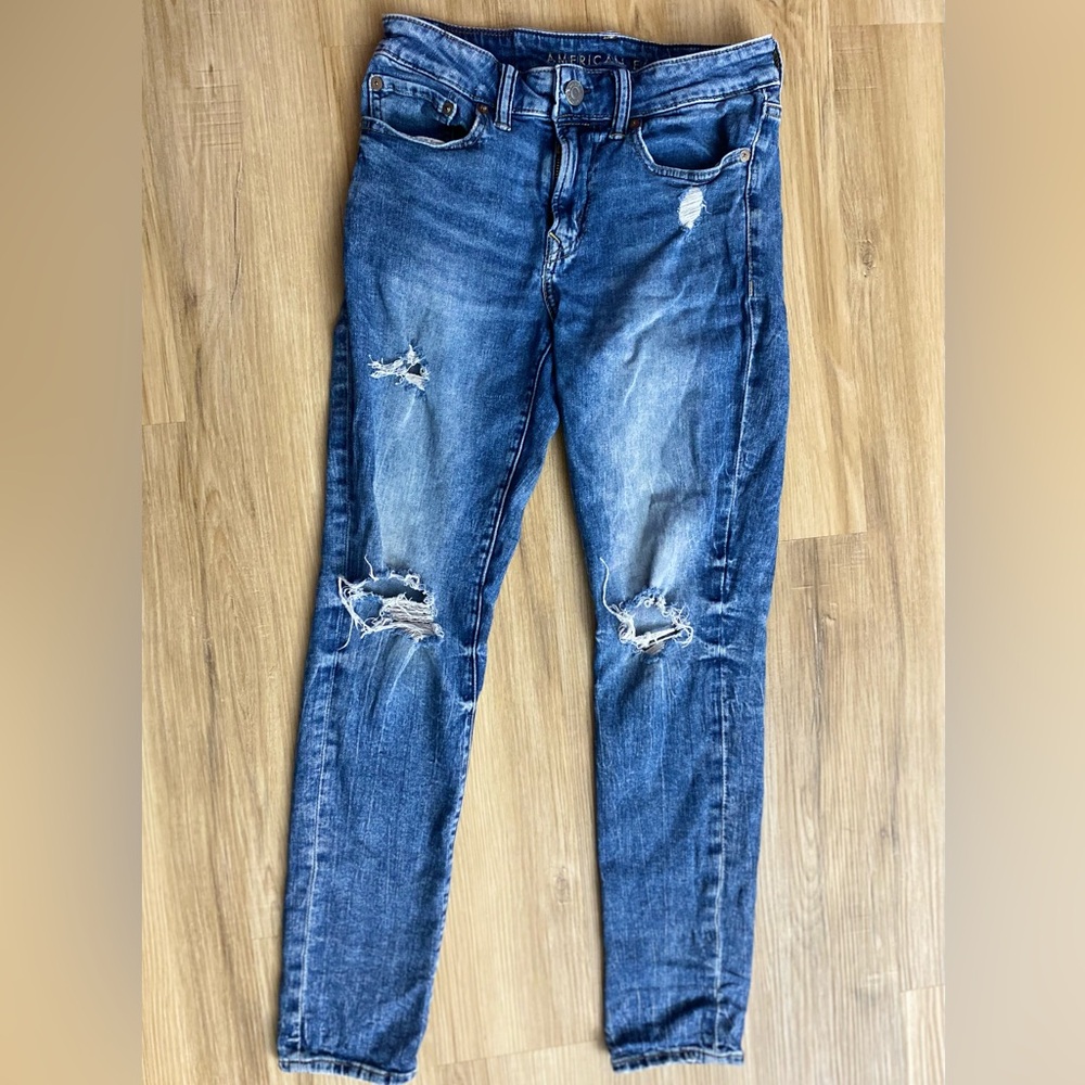 ❤️🤩American Eagle Super Skinny High Rise Flex Distressed Medium Faded Jeans